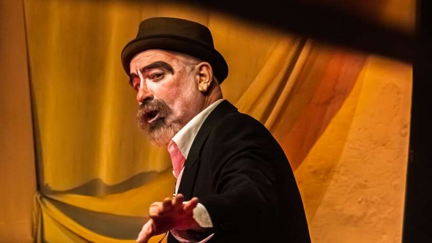 POESIA, HUMOR E REFLEXÃO: JAIRO MATTOS NO FÁBRICA DAS ARTES